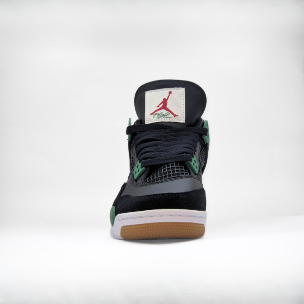 Nike Air Jordan 4 Retro