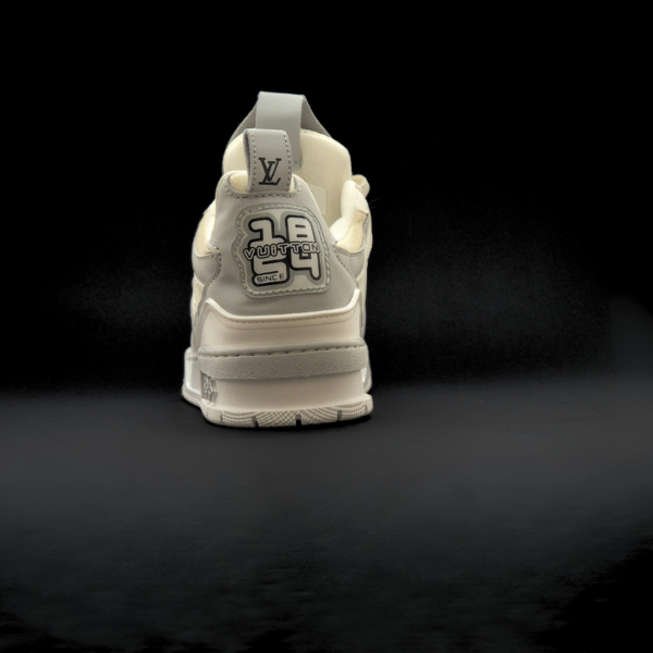 Louis Vuitton Stellar